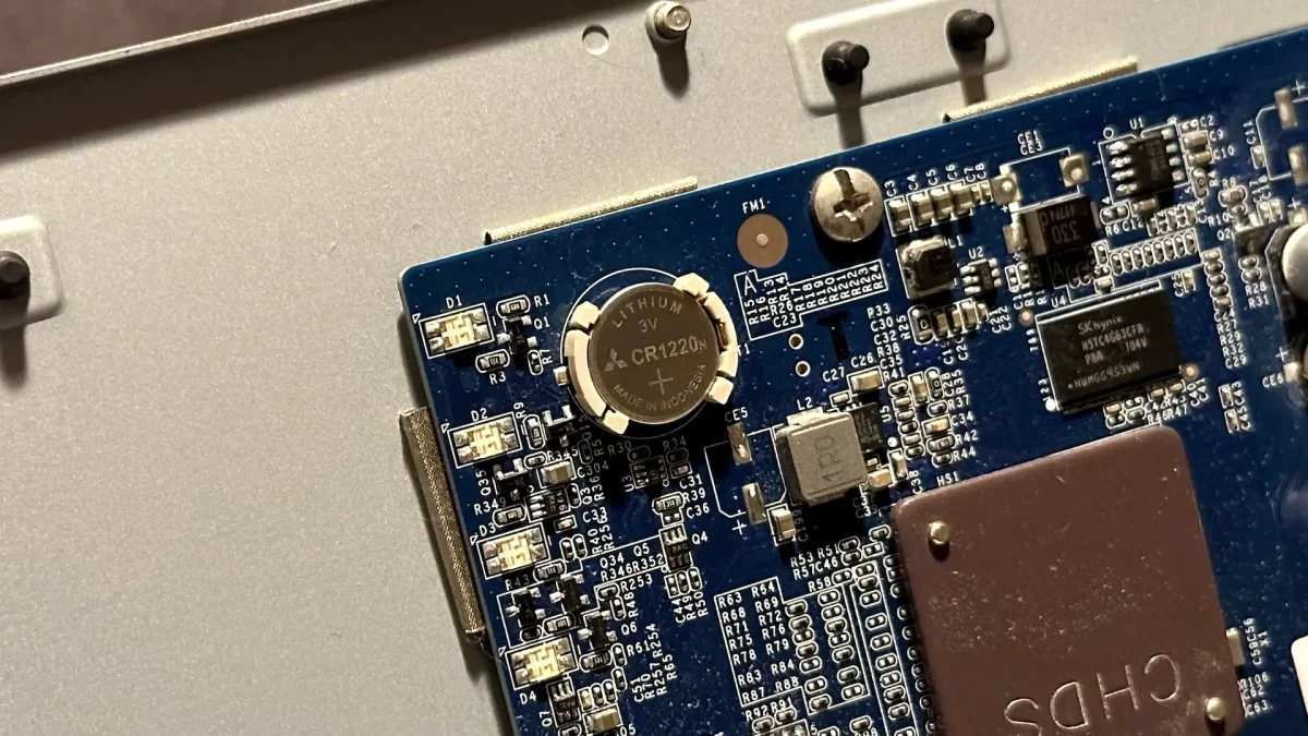 DiskStationが自動で起動しなくなったのでCMOS電池を交換してみた